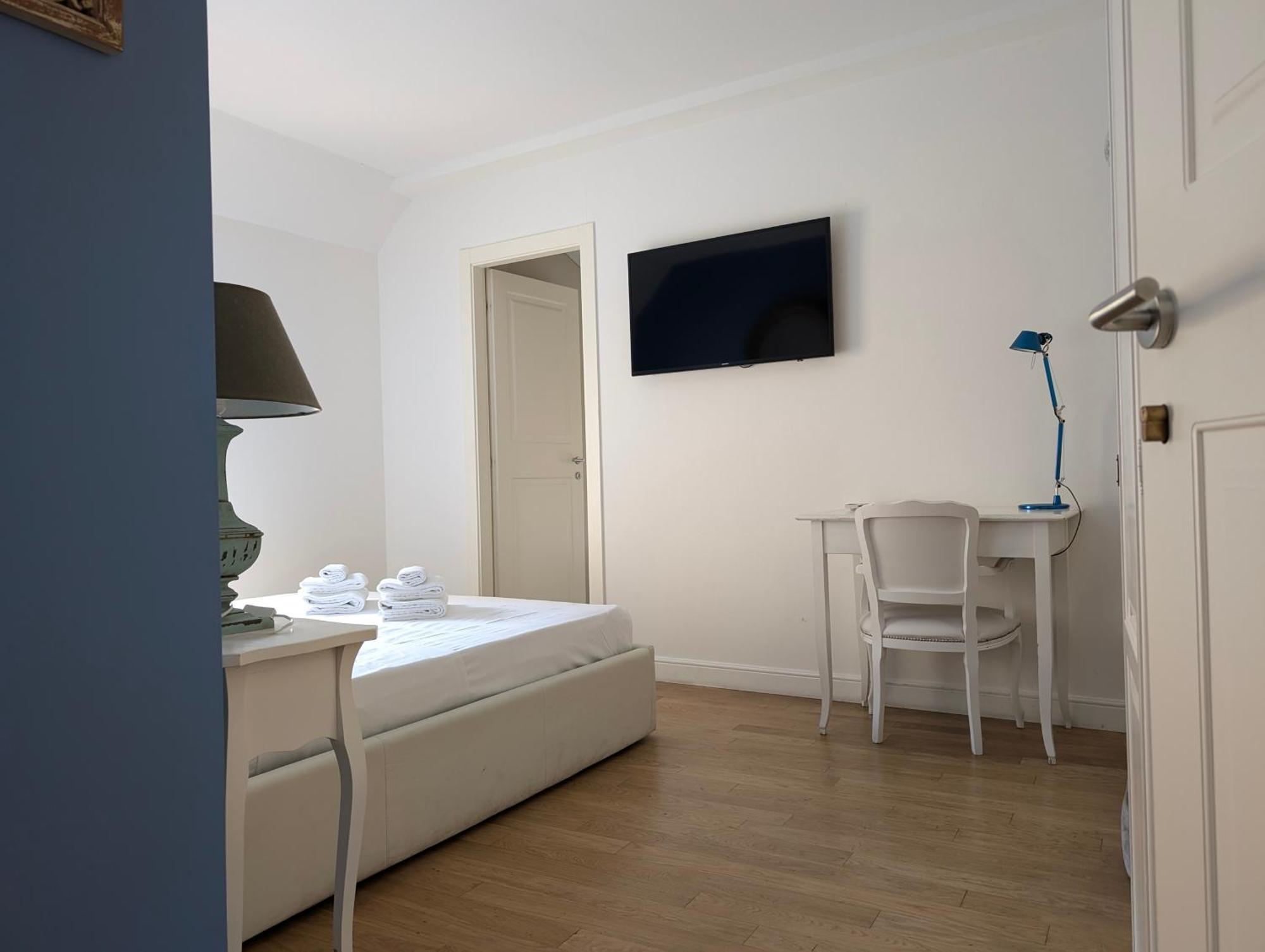 Cosmopolitan Central Rooms Болонья Экстерьер фото
