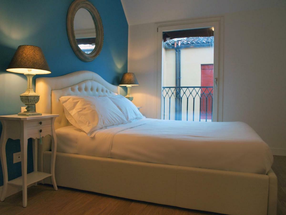Cosmopolitan Central Rooms Болонья Экстерьер фото
